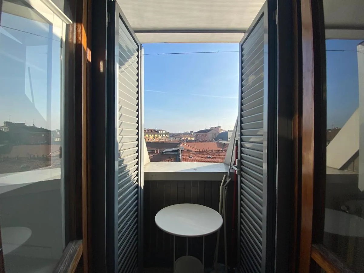 Porta Venezia, Monolocale Con Vista Sui Tetti Διαμέρισμα Μιλάνο 0*,  Ιταλία